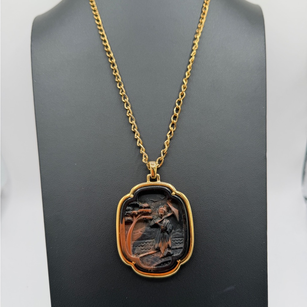CROWN TRIFARI Marked Vintage Asian Faux Tortoise Shell Lucite Necklace